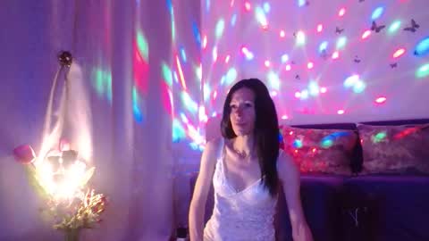 Snapshot of elysasun chatting on June 1, 2026, 5:58 pm Elisa online show from June 1, 2026, 5:58 pm