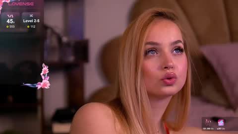 ElysaWetxx online show from March 10, 2025, 9:10 am