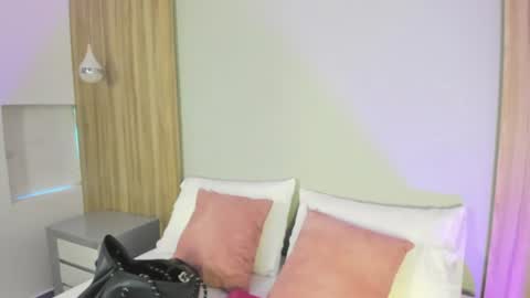 E L Y online show from June 11, 2026, 12:14 pm