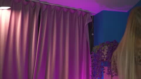 Elyssa online show from March 15, 2026, 7:20 pm