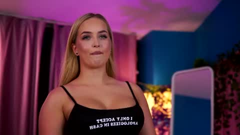 Elyssa online show from June 27, 2026, 6:57 pm