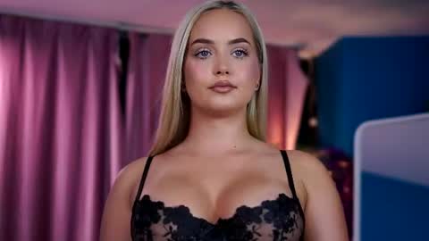 Elyssa online show from August 5, 2026, 6:55 pm