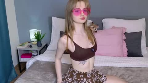 Snapshot of elza_hofffman chatting on April 15, 2026, 7:58 pm Chloyka online show from April 15, 2026, 7:58 pm