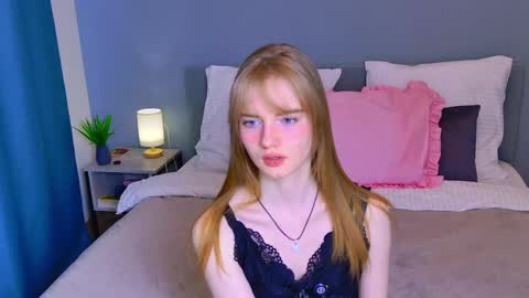 Snapshot of elza_hofffman chatting on April 22, 2026, 4:41 pm Chloyka online show from April 22, 2026, 4:41 pm