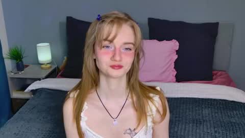 Snapshot of elza_hofffman chatting on April 30, 2026, 4:24 pm Chloyka online show from April 30, 2026, 4:24 pm