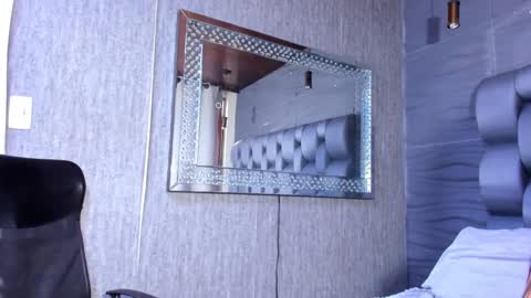 ema_grey1 online show from October 29, 2025, 5:47 pm