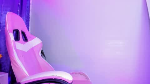 Ema Lambert  online show from December 13, 2024, 7:53 pm