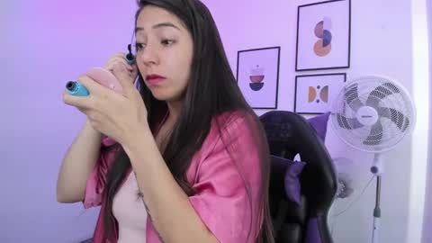 Snapshot of ema_louisx chatting on January 8, 2025, 12:47 pm Ema louisx online show from January 8, 2025, 12:47 pm