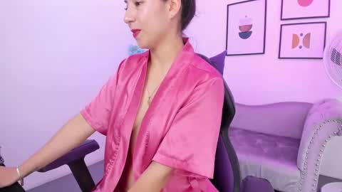 Snapshot of ema_louisx chatting on January 22, 2025, 5:38 pm Ema louisx online show from January 22, 2025, 5:38 pm