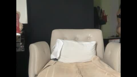 Ema Love online show from March 18, 2026, 1:53 am