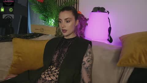 Ema Reese online show from June 7, 2026, 4:38 am