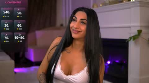 Snapshot of emahallee chatting on October 15, 2025, 2:55 am Ema online show from October 15, 2025, 2:55 am