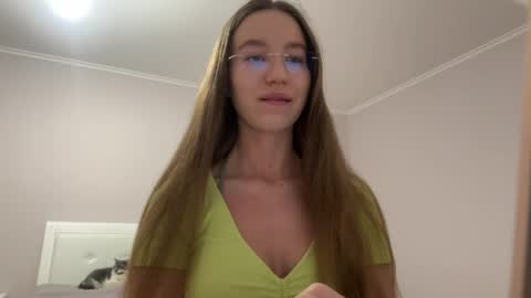 Alina online show from May 6, 2026, 6:13 pm