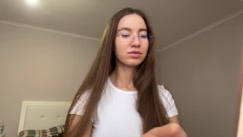 Alina online show from June 5, 2026, 2:23 pm