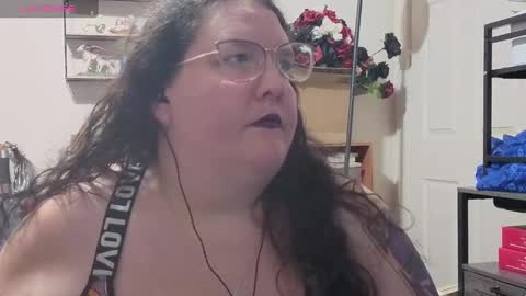 Emberlyn Nix online show from October 8, 2025, 4:54 am