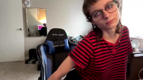 Embersburningup online show from February 8, 2025, 6:33 pm