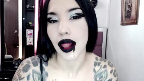 Emerald Black online show from February 24, 2025, 12:48 pm