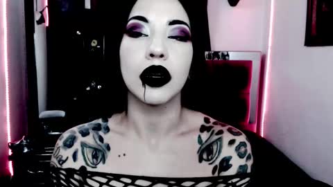 Emerald Black online show from November 10, 2025, 5:17 am