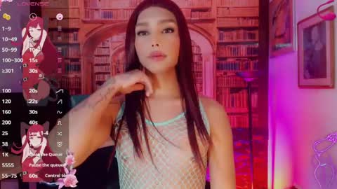 Snapshot of emeli_roushot chatting on May 25, 2026, 11:49 am Emeli online show from May 25, 2026, 11:49 am