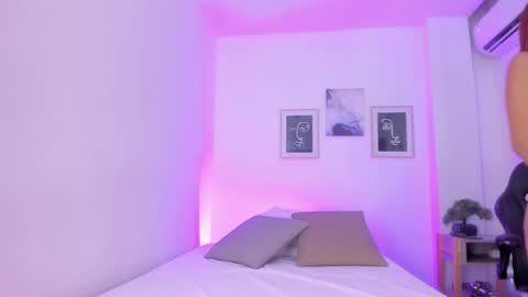 emelie_89 online show from December 18, 2024, 11:34 am
