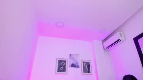 emelie_89 online show from December 24, 2024, 3:26 pm