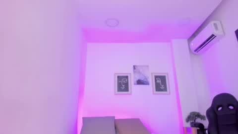 emelie_89 online show from December 31, 2024, 2:58 pm