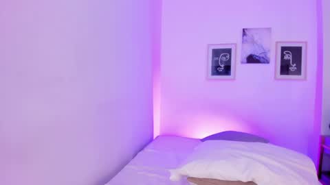 emelie_89 online show from January 7, 2025, 2:51 pm