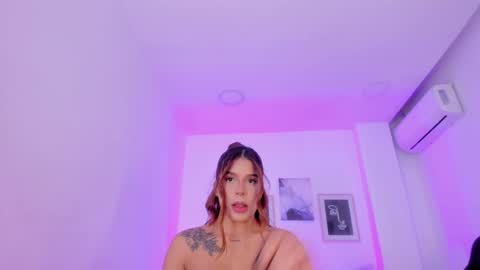 emelie_89 online show from January 9, 2025, 11:47 am