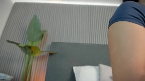 emelie_89 online show from April 30, 2026, 11:38 am