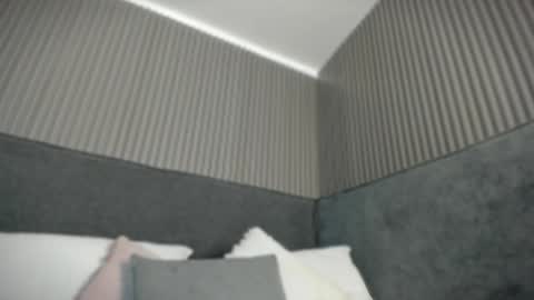 emelie_89 online show from May 6, 2026, 11:37 am