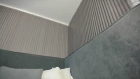 emelie_89 online show from June 12, 2026, 11:42 am