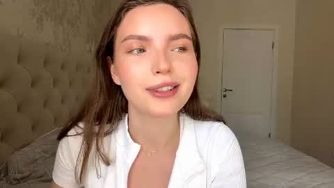 Bella online show from August 6, 2026, 9:00 am