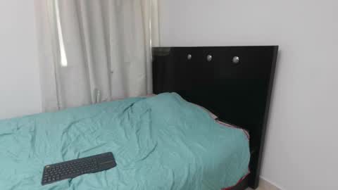 Snapshot of emely_aaron69z chatting on February 17, 2026, 6:14 pm emely_aaron69z online show from February 17, 2026, 6:14 pm