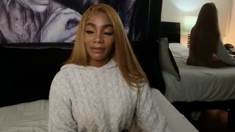 anyelii  online show from December 17, 2025, 8:53 am