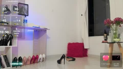 Emely   online show from May 6, 2026, 2:08 am