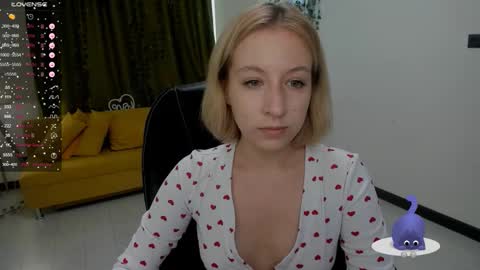 Snapshot of emely_garcias chatting on October 11, 2025, 11:09 am emelia online show from October 11, 2025, 11:09 am