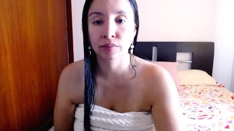 Snapshot of emely_sexx chatting on December 16, 2024, 4:16 pm emely_sexx online show from December 16, 2024, 4:16 pm