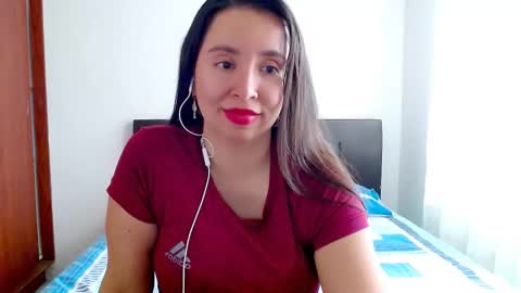 Snapshot of emely_sexx chatting on October 21, 2025, 1:45 pm emely_sexx online show from October 21, 2025, 1:45 pm