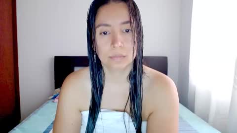 Snapshot of emely_sexx chatting on October 24, 2025, 8:16 pm emely_sexx online show from October 24, 2025, 8:16 pm
