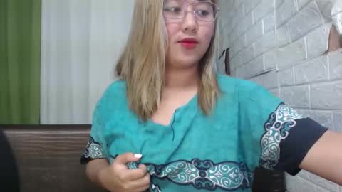 Emely online show from January 14, 2025, 12:24 pm