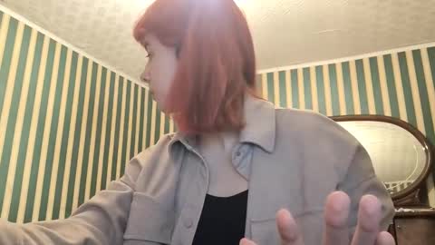 Emely online show from February 10, 2026, 4:33 pm