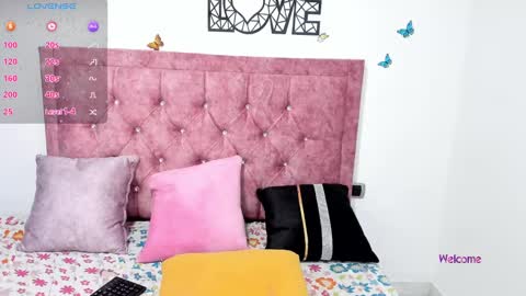 emelyrose_ online show from December 17, 2024, 7:37 pm