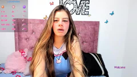 emelyrose_ online show from February 6, 2025, 8:45 pm