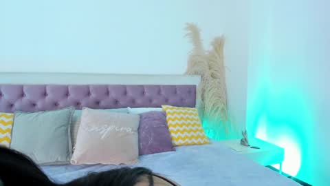 Emy online show from December 6, 2024, 7:56 pm