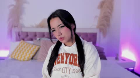 Emy online show from January 8, 2025, 7:56 pm