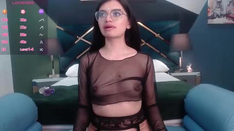 Snapshot of emerald_gh chatting on February 11, 2025, 12:05 pm Danna online show from February 11, 2025, 12:05 pm