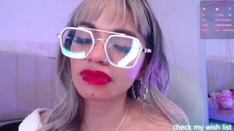 Snapshot of emerald_gh chatting on September 29, 2025, 9:25 am Danna online show from September 29, 2025, 9:25 am