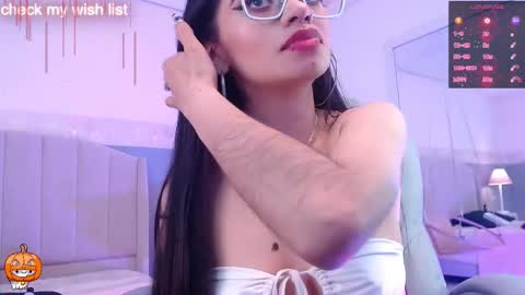 Snapshot of emerald_gh chatting on October 9, 2025, 2:09 am Danna online show from October 9, 2025, 2:09 am