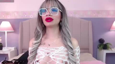 Snapshot of emerald_gh chatting on October 22, 2025, 8:08 pm Danna online show from October 22, 2025, 8:08 pm