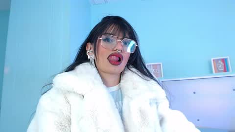 Danna online show from May 9, 2026, 1:22 am